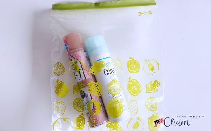 スキンケア&ヘアケア商品を収納したフリーザーバッグ