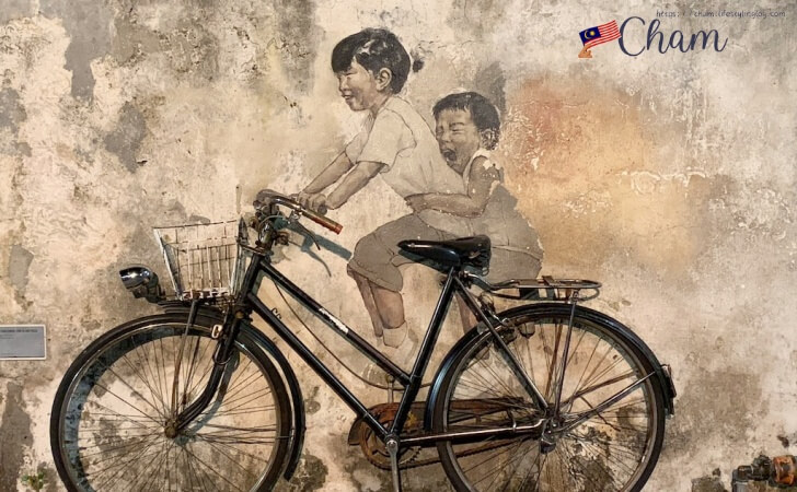 Ernest Zacharevicによるペナンストリートアート（little children on a bicycle）