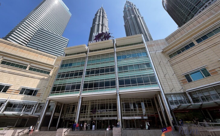ペトロナスツインタワーがあるスリアKLCC