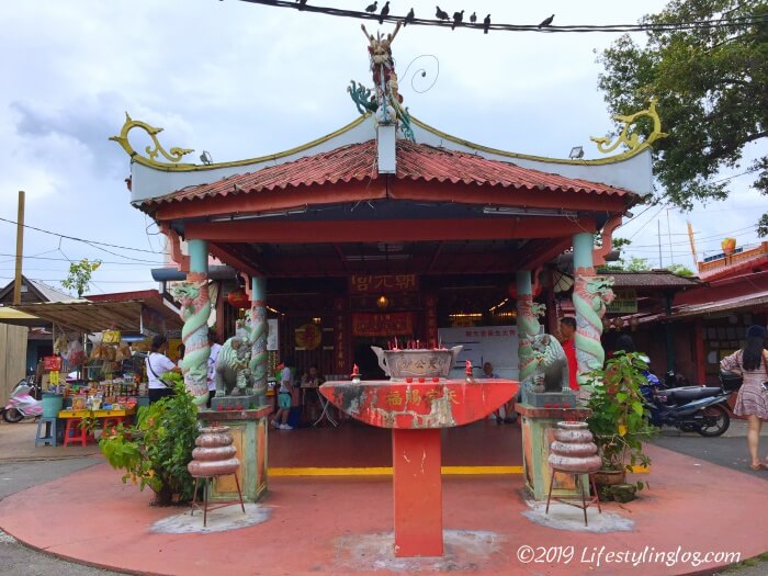 姓周橋（chew jetty）の入口付近にある朝元宮