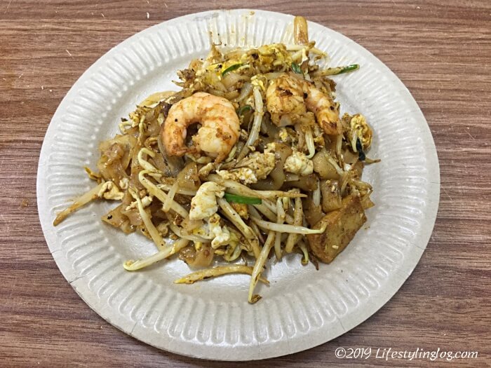 Penang Road Famous Teochew Chendulの近くで販売されているChar Kuey Teow（チャークイティオ）