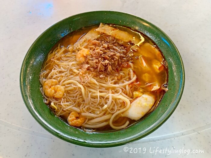 レッドガーデンホーカーセンターの福建麺（ホッケンミー）