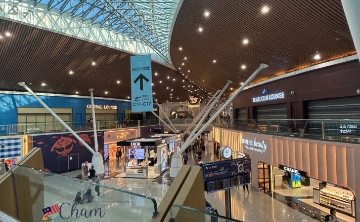クアラルンプール国際空港の中二階（メザニン）