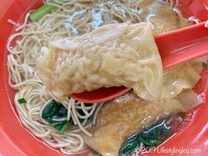 九香雲呑麺の水餃子