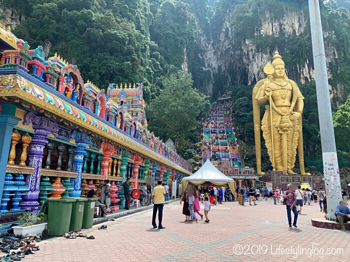 バトゥ洞窟（Batu Caves）にある272段の階段