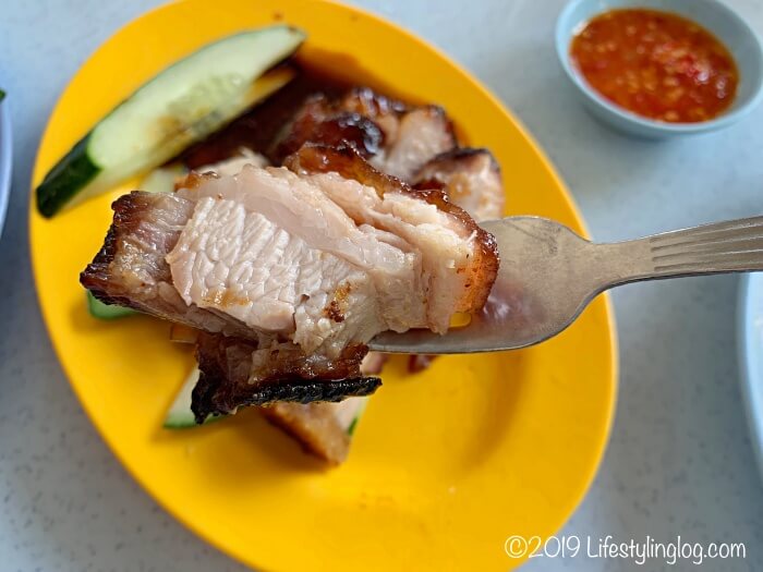 厚みのあるRestoran Char Siew Yoongの肉厚な叉焼（チャーシュー）