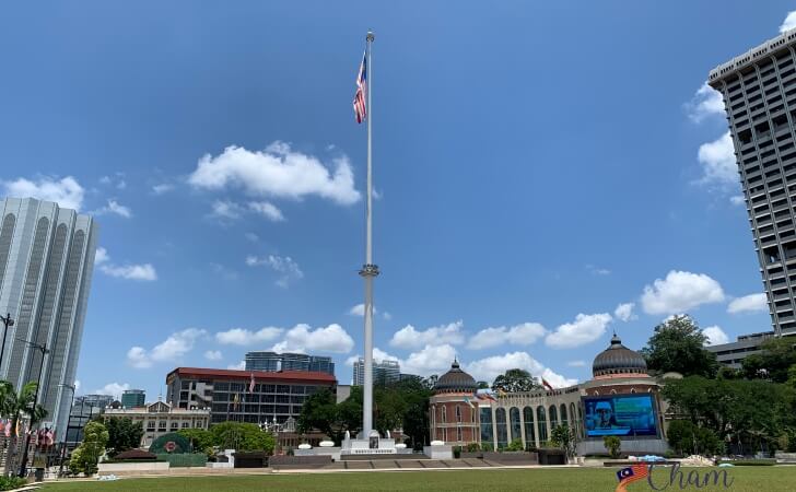 ムルデカ広場（Merdeka Square）にある国旗