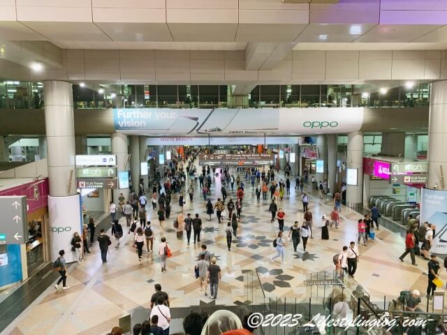 KLセントラル駅の構内