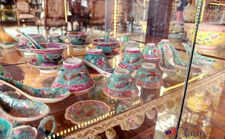 Pinang Peranakan Mansion(ペナンプラナカンマンション)で展示されているプラナカンの陶磁器