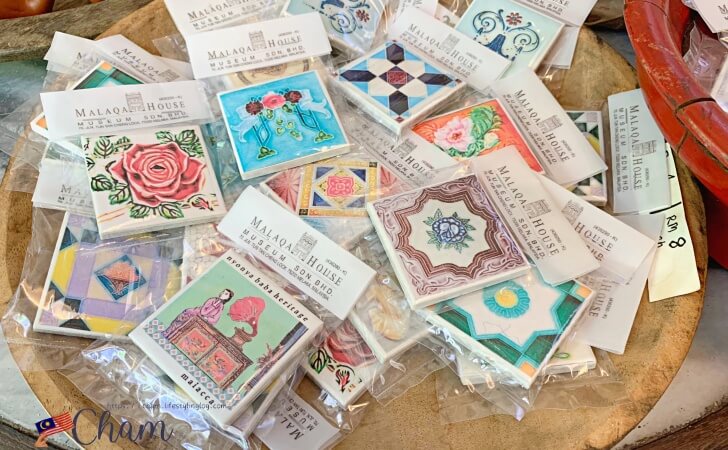 MALAQA HOUSE（マラッカハウス）で販売されているプラナカン風のマグネット