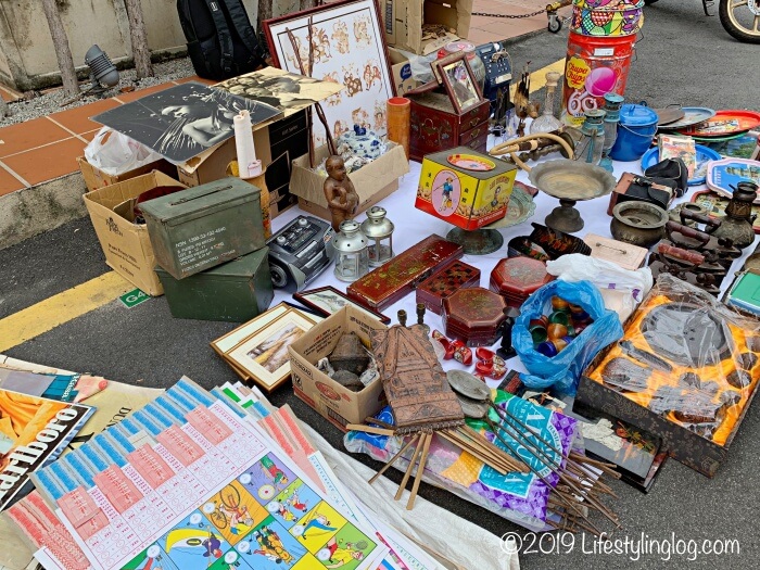 マラッカの日曜フリーマーケット（Sunday Morning Flea Market）で販売されている骨董品