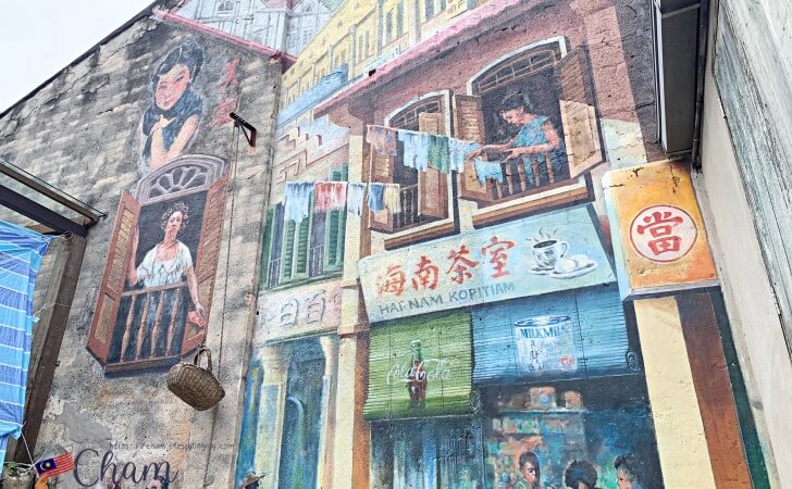 鬼仔巷（Kwai Chai Hong）にある巨大な壁画（ウォールアート）