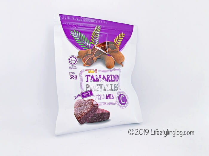 LOT100のタマリンドグミ(Tamarind Pastilles With Vitamin C)の商品パッケージ