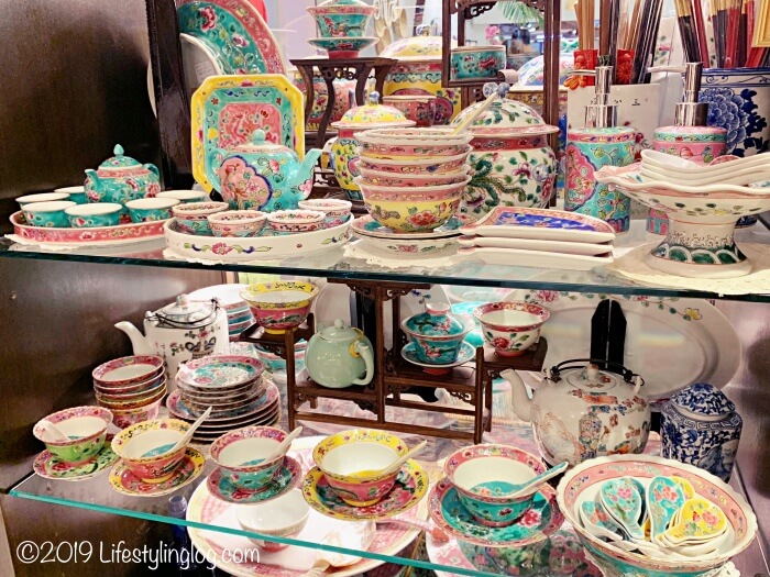 プラナカンヘリテージギャラリー（Peranakan Heritage Gallery）で販売されているプラナカン陶器類