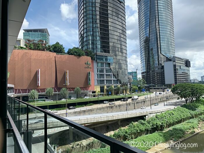 KL Eco Cityとガーデンズを繋ぐブリッジから見える風景