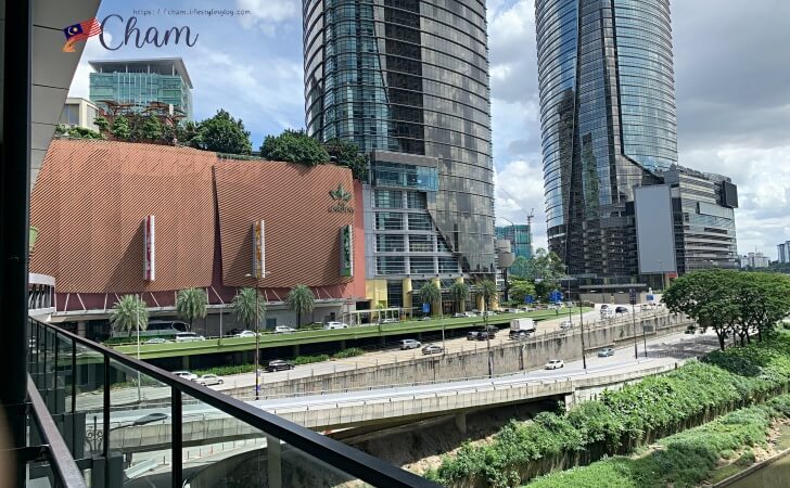KL Eco Cityとガーデンズを繋ぐブリッジから見える風景
