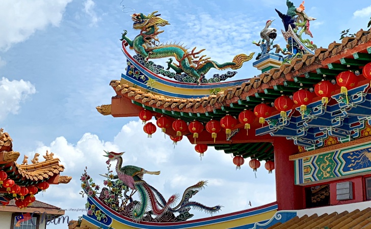 クアラルンプールの天后宮（Thean Hou Temple）の龍の彫刻