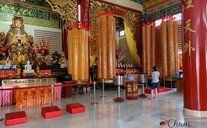 クアラルンプールの天后宮（Thean Hou Temple）に祀られている観音菩薩や水尾聖娘