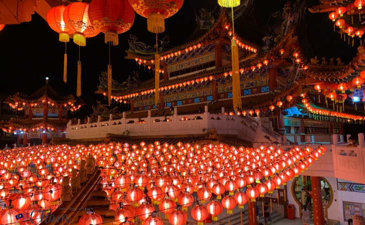 春節のライトアップが行われる天后宮（Thean Hou Temple）