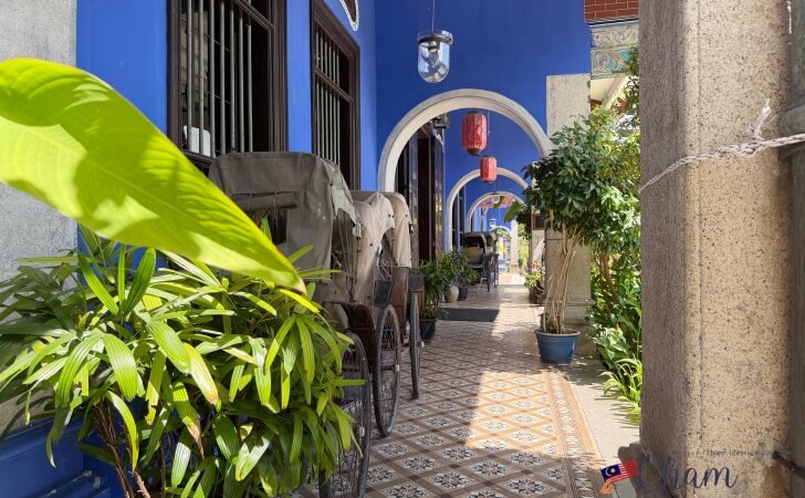 インディゴ染料を使って塗装されたブルーマンション(Cheong Fatt Tze Mansion)の壁