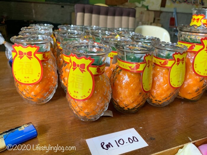 極楽寺（Kek Lok Si Temple）で販売されている蝋燭