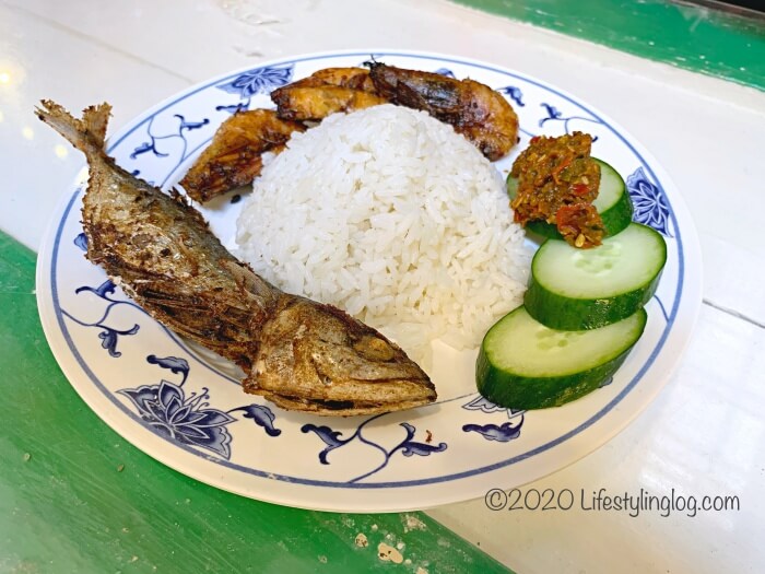 Moh Teng Pheow Nyonya Koay（莫定標娘惹粿廠）のニョニャスタイルのNasi Lemak