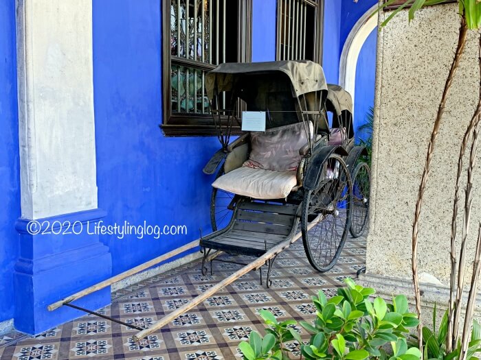 インディゴ染料を使って塗装されたブルーマンション（Cheong Fatt Tze Mansion）の壁