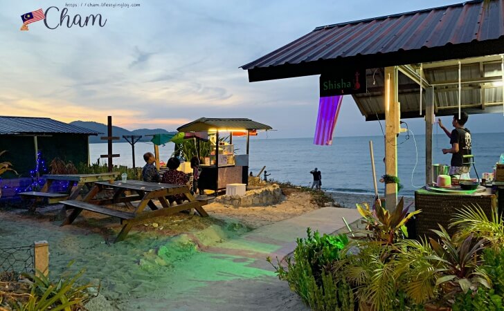 ペナンのBatu Ferringhi(バトゥフェリンギ)にあるスターバックスからビーチに繋がる通路