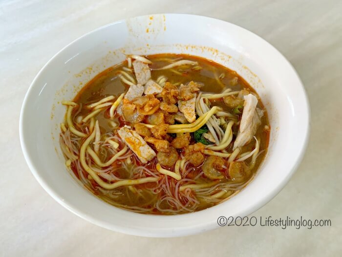 T&T Prawn Mee Shop（蝦麵之家）のペナン福建麺（ホッケンミー）