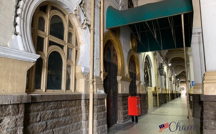 クアラルンプール駅の外にある通路