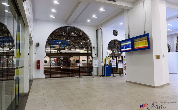 古さが残るクアラルンプール駅の内部の様子