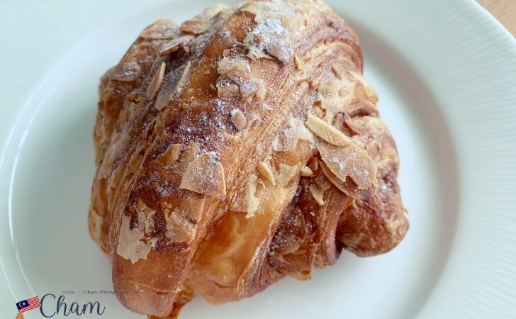 Kenny Hills Bakersのアーモンドクロワッサン