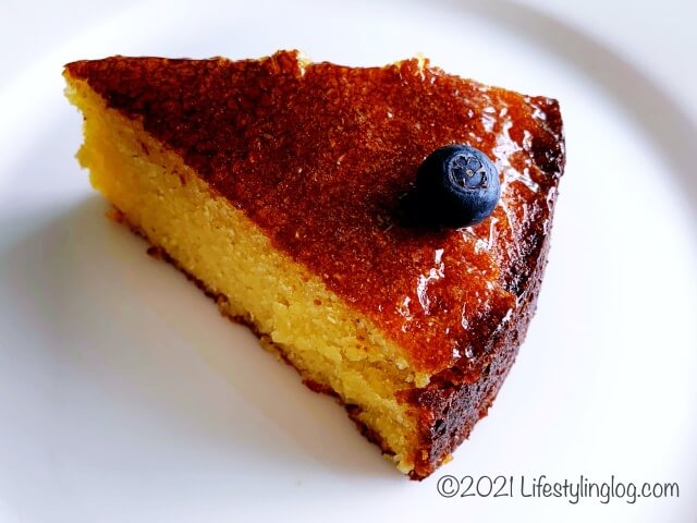 お持ち帰りしたKenny Hills BakersのOrange Polenta Cake