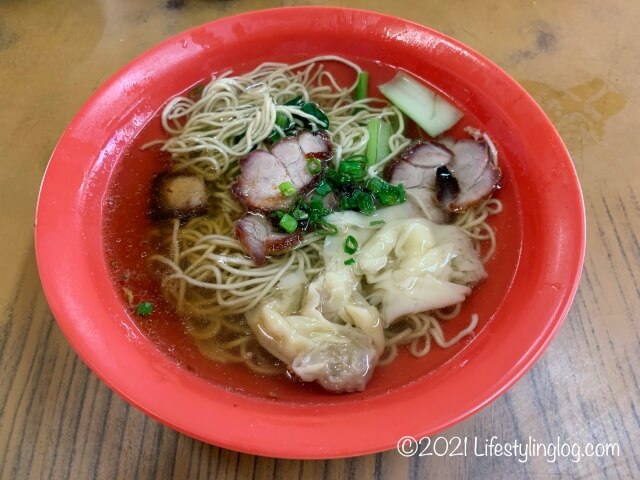 九香云吞面（Nine Fragrant Wantan Mee）のチャーシューワンタンミースープ