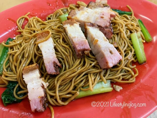 九香雲呑麺のローストポークワンタンミー（ドライ）