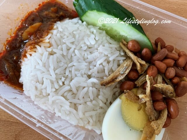 Ho Kow Hainam Kopitiam（何九海南茶店）のNasi Lemak