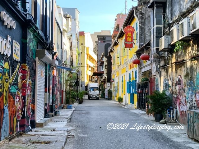 鬼仔巷（Kwai Chai Hong）のストリートがあるLorong Panggung