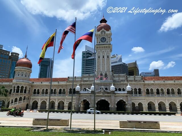 Dataran Merdeka（ムルデカ広場）から見えるSultan Abdul Samad Building