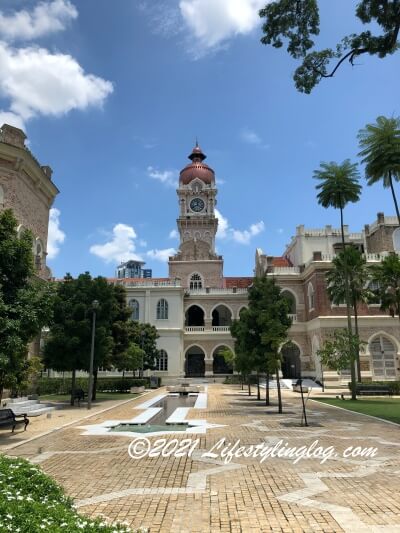 裏側から見たSultan Abdul Samad Building（スルタン・アブドゥル・サマド・ビル）