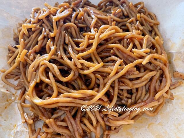 マレーシアの焼きそばのMee Goreng（ミーゴレン）