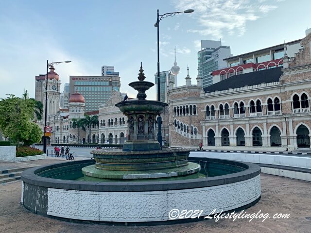 ムルデカスクエアにあるQueen Victoria Fountain