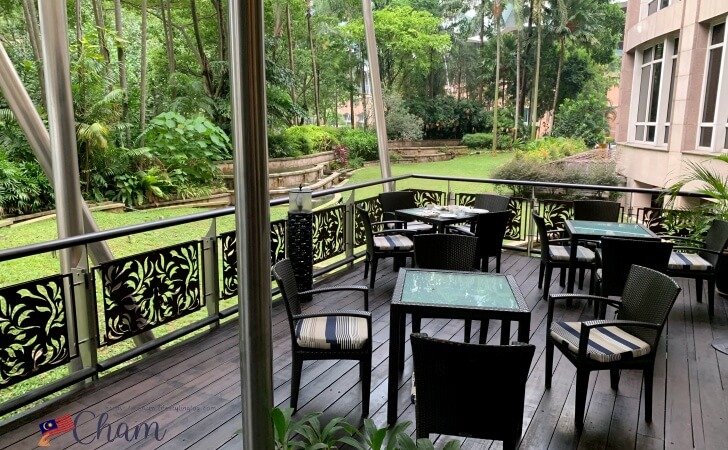 KLCCパークに麺したMandarin Oriental Kuala Lumpur（マンダリンオリエンタルクアラルンプール）のラウンジオンザパーク
