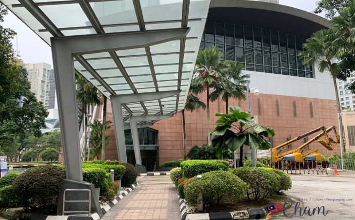 Mandarin Oriental Kuala Lumpur（マンダリンオリエンタルクアラルンプール）とコンベンションセンターをつなぐ道