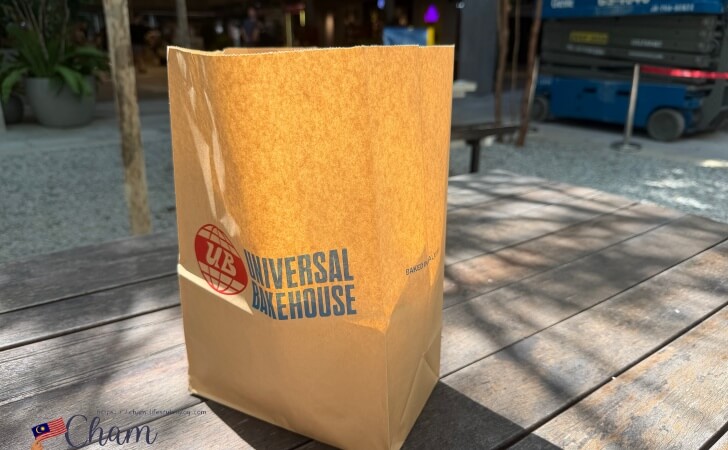 ユニバーサルベイクハウスで購入したパン