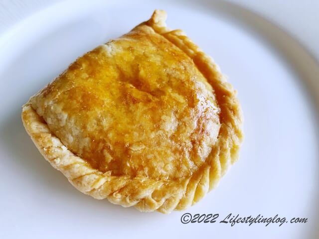 鳳凰餅家（Fung Wong Biscuit）のKaya Puff（カヤパフ）