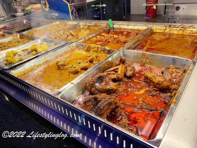 Nasi Kandar（ナシカンダー）のお店で販売されているカレー料理