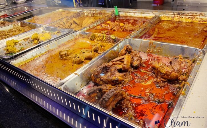 Nasi Kandar（ナシカンダー）のお店で販売されているカレー料理