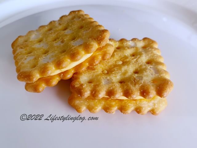 Julie's（ジュリーズ）のLe-mondのCheddar Cheese Puff Sandwich