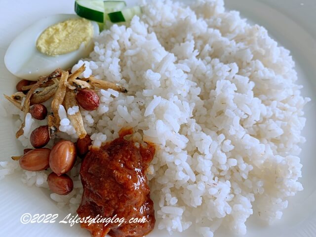 Nasi Lemak Peel RoadのNasi Lemak Biasa