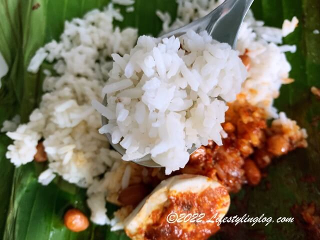 Nasi Lemak Panas Suriのココナッツライス